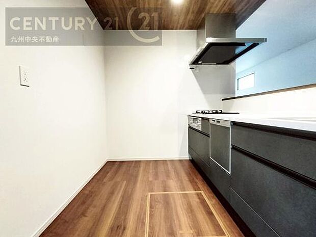 【キッチン】家族との会話を楽しみながら、お子様を見守りながら、お料理をすることができます。