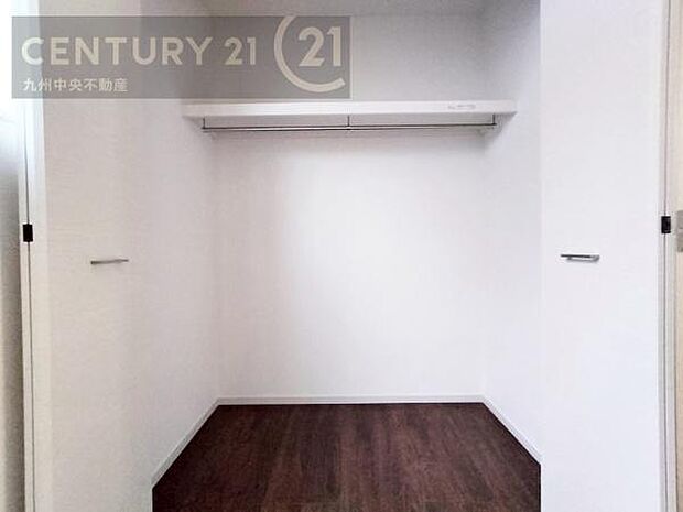 【クローゼット】お部屋ごとに設けた収納は住みやすさへのこだわりです。