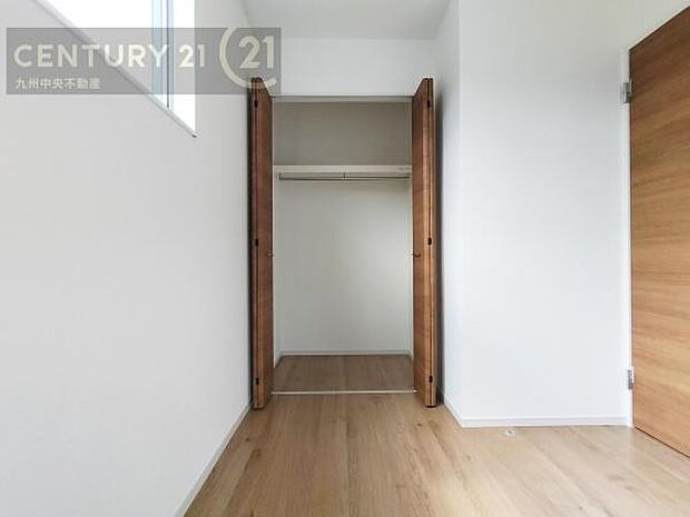 【クローゼット】お部屋ごとに設けた収納は住みやすさへのこだわりです。