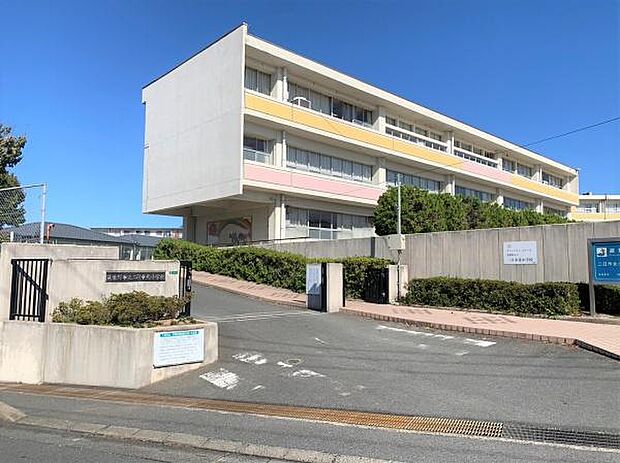 筑紫野市立二日市北小学校まで998m