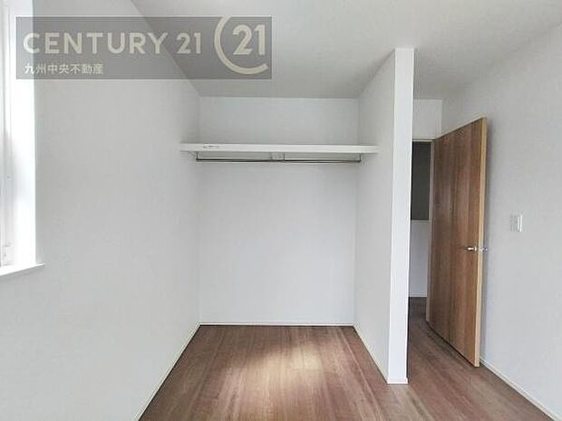 【クローゼット】お部屋ごとに設けた収納は住みやすさへのこだわりです。