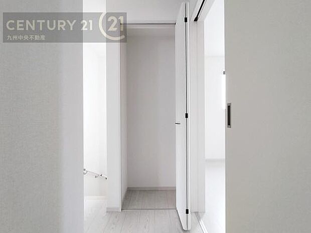 【クローゼット】お部屋ごとに設けた収納は住みやすさへのこだわりです。