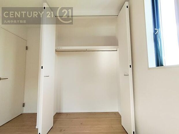 【クローゼット】お部屋ごとに設けた収納は住みやすさへのこだわりです。