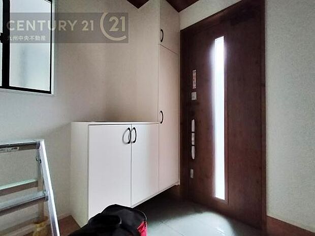 【玄関】玄関をスッキリに見せるために、シューズボックスを設置しました。オシャレは足元から。