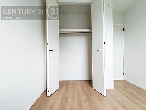 【クローゼット】お部屋ごとに設けた収納は住みやすさへのこだわりです。