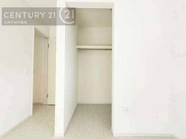 【クローゼット】お部屋ごとに設けた収納は住みやすさへのこだわりです。