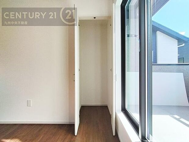 【クローゼット】お部屋ごとに設けた収納は住みやすさへのこだわりです。