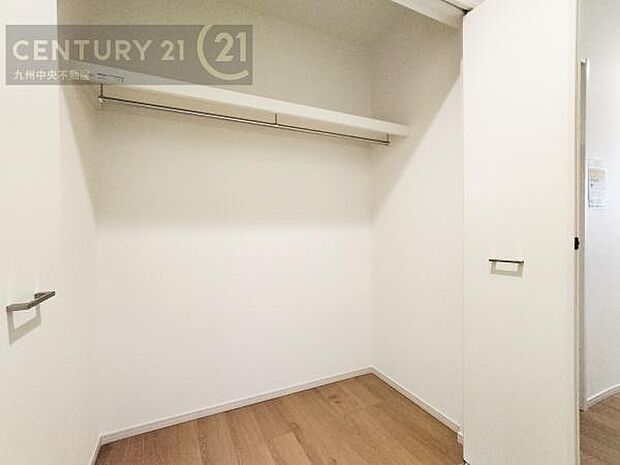 【クローゼット】お部屋ごとに設けた収納は住みやすさへのこだわりです。