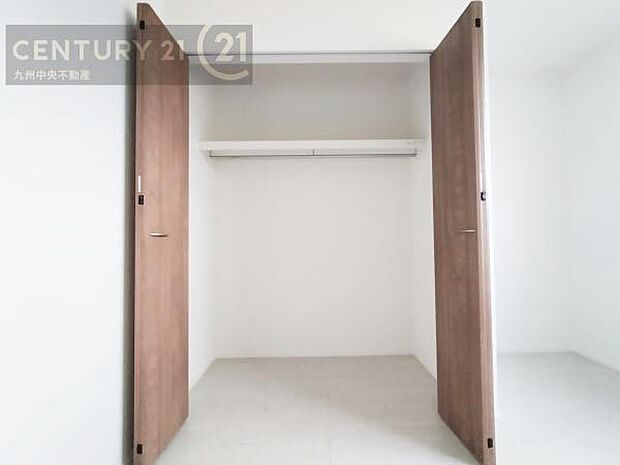 【クローゼット】お部屋ごとに設けた収納は住みやすさへのこだわりです。