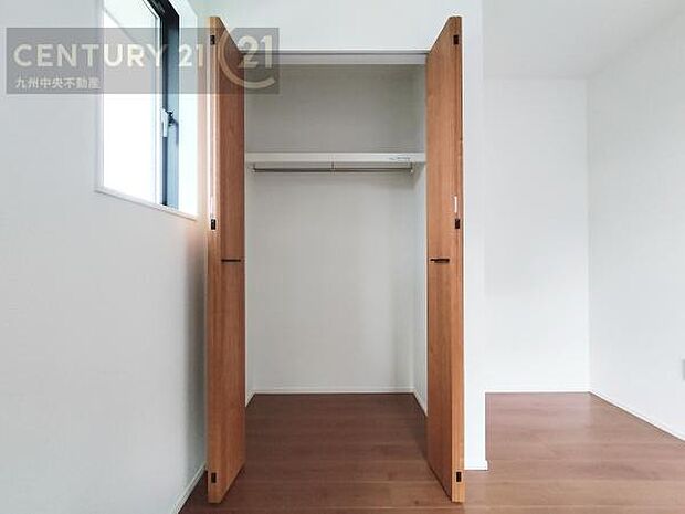 【クローゼット】お部屋ごとに設けた収納は住みやすさへのこだわりです。