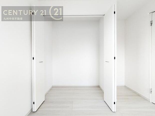 【クローゼット】お部屋ごとに設けた収納は住みやすさへのこだわりです。