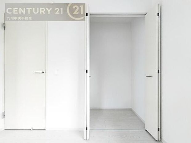 【クローゼット】お部屋ごとに設けた収納は住みやすさへのこだわりです。