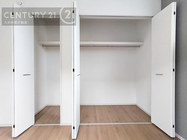 【クローゼット】お部屋ごとに設けた収納は住みやすさへのこだわりです。