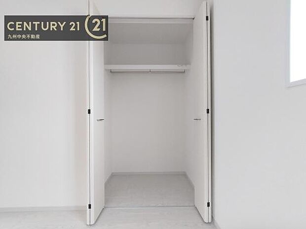 【クローゼット】お部屋ごとに設けた収納は住みやすさへのこだわりです。