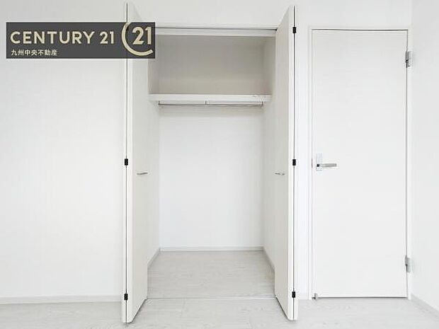 【クローゼット】お部屋ごとに設けた収納は住みやすさへのこだわりです。