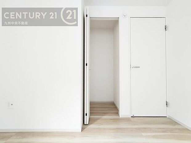 【クローゼット】お部屋ごとに設けた収納は住みやすさへのこだわりです。