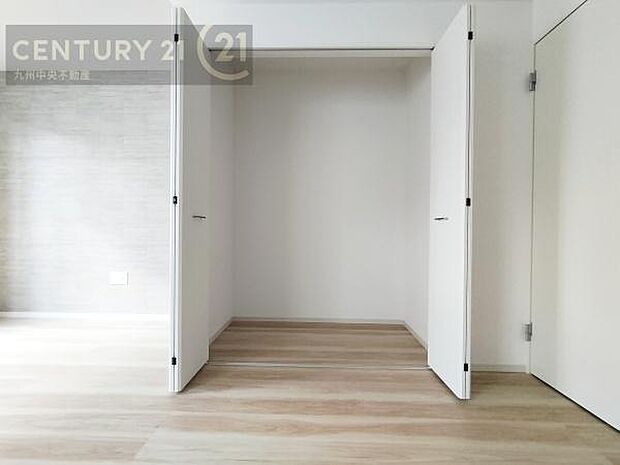 【クローゼット】お部屋ごとに設けた収納は住みやすさへのこだわりです。