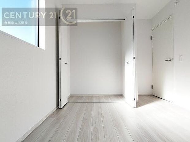 【クローゼット】お部屋ごとに設けた収納は住みやすさへのこだわりです。