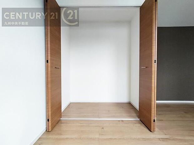 【クローゼット】お部屋ごとに設けた収納は住みやすさへのこだわりです。