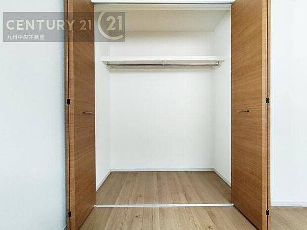 【クローゼット】お部屋ごとに設けた収納は住みやすさへのこだわりです。