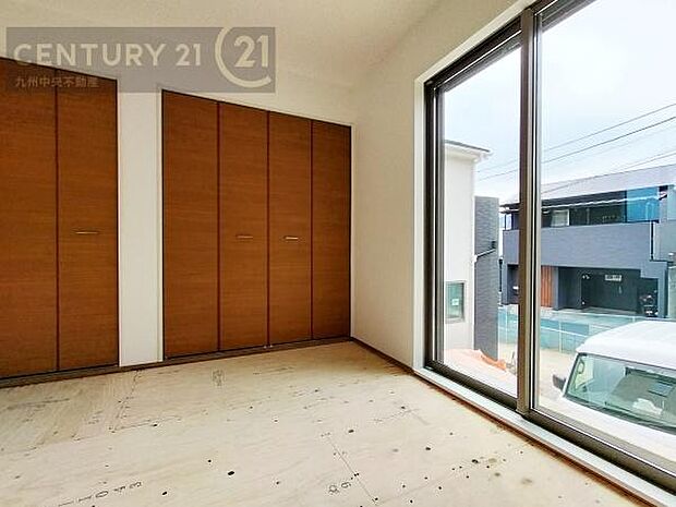 【和室】あると嬉しい和室。小さなお子様の遊ぶスペースやお昼寝タイムにも最適です。