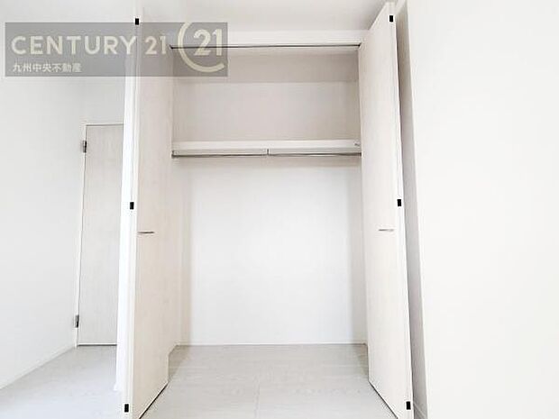 【クローゼット】お部屋ごとに設けた収納は住みやすさへのこだわりです。