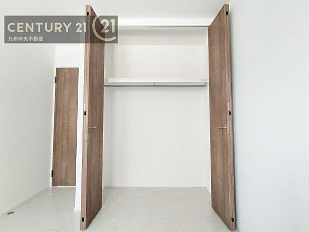 【クローゼット】お部屋ごとに設けた収納は住みやすさへのこだわりです。