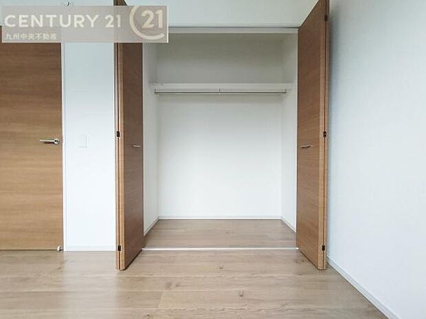 【クローゼット】お部屋ごとに設けた収納は住みやすさへのこだわりです。