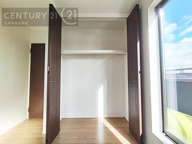 【クローゼット】お部屋ごとに設けた収納は住みやすさへのこだわりです。