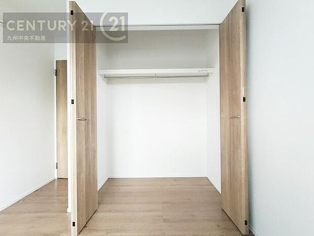 【クローゼット】お部屋ごとに設けた収納は住みやすさへのこだわりです。