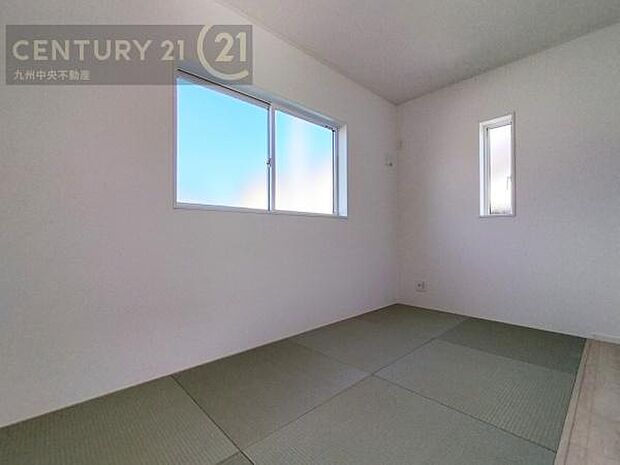 【和室】あると嬉しいリビング横の和室。小さなお子様の遊ぶスペースやお昼寝タイムにも最適です。