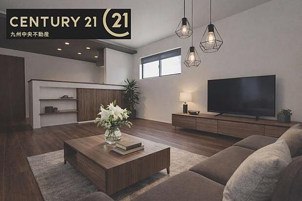 ※掲載の家具およびＣＧ加工はあくまでイメージであり、販売価格には含まれておりません。【リビング】暖かな光が包み込んでくれるLDＫは家族みんなが自然と集まる場所。快適でゆったり寛げる空間です。