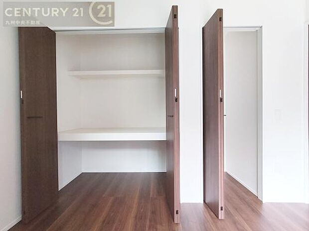 【クローゼット】お部屋ごとに設けた収納は住みやすさへのこだわりです。