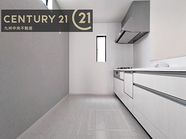 【キッチン】家族との会話を楽しめながら、お子様を見守りながら、お料理をすることができます。