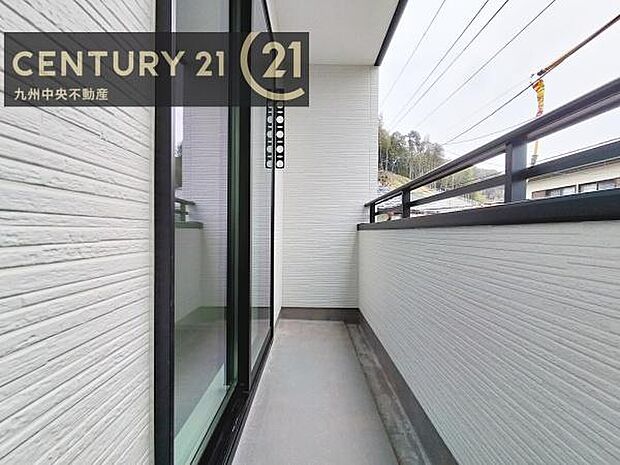 【バルコニー】広々インナーバルコニー。日当たりも良く、洗濯物もよく乾きます。