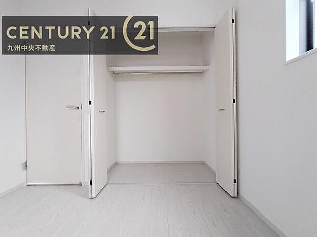 【クローゼット】お部屋ごとに設けた収納は住みやすさへのこだわりです。