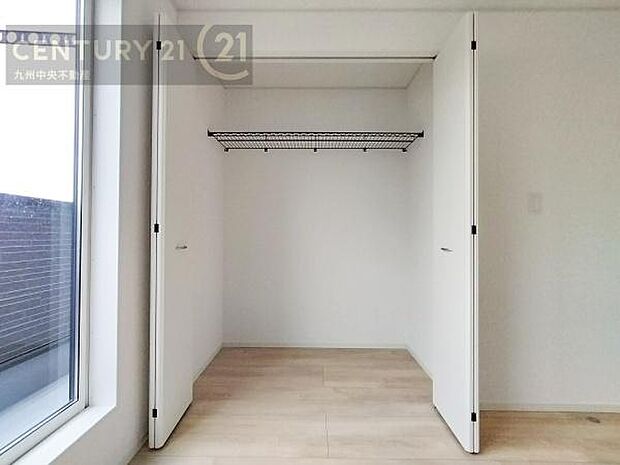 【クローゼット】お部屋ごとに設けた収納は住みやすさへのこだわりです。