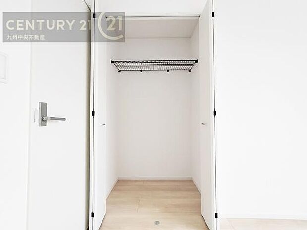 【クローゼット】お部屋ごとに設けた収納は住みやすさへのこだわりです。