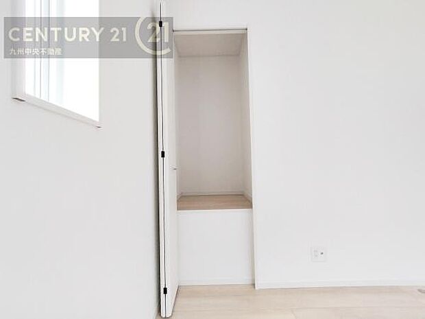 【クローゼット】お部屋ごとに設けた収納は住みやすさへのこだわりです。