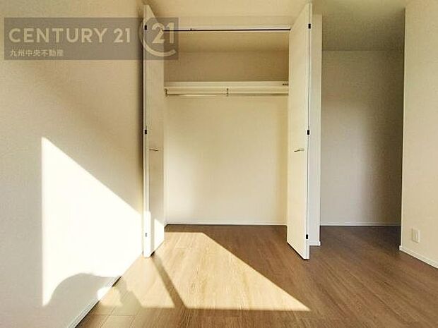 【クローゼット】お部屋ごとに設けた収納は住みやすさへのこだわりです。