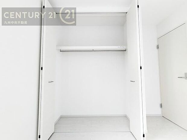 【クローゼット】お部屋ごとに設けた収納は住みやすさへのこだわりです。