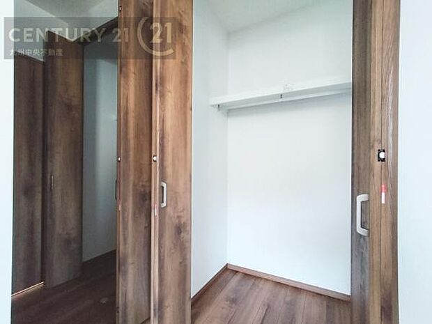 【クローゼット】お部屋ごとに設けた収納は住みやすさへのこだわりです。