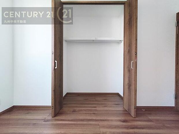 【クローゼット】お部屋ごとに設けた収納は住みやすさへのこだわりです。