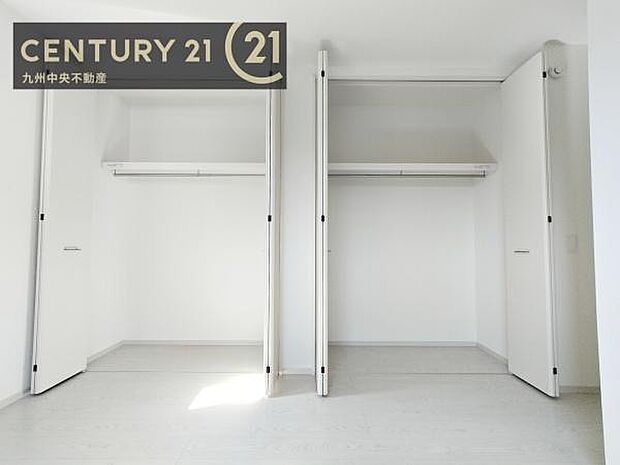 【クローゼット】お部屋ごとに設けた収納は住みやすさへのこだわりです。