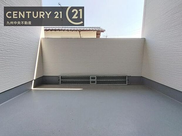 【バルコニー】広々インナーバルコニー。日当たりも良く、洗濯物もよく乾きます。