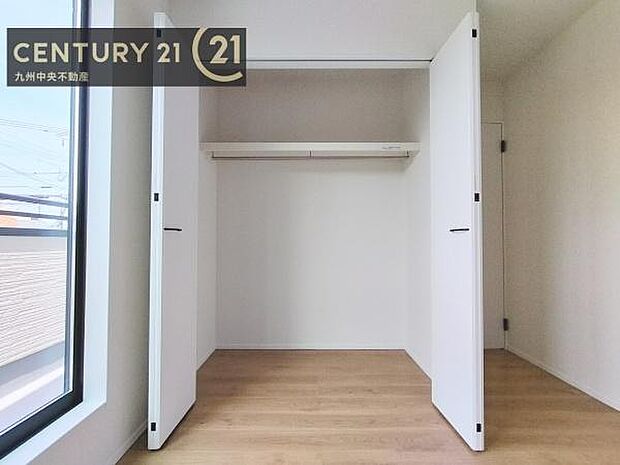 【クローゼット】お部屋ごとに設けた収納は住みやすさへのこだわりです。