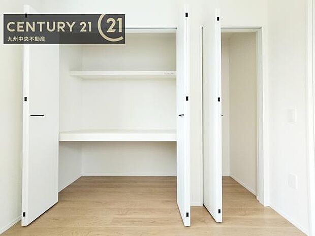 【クローゼット】お部屋ごとに設けた収納は住みやすさへのこだわりです。