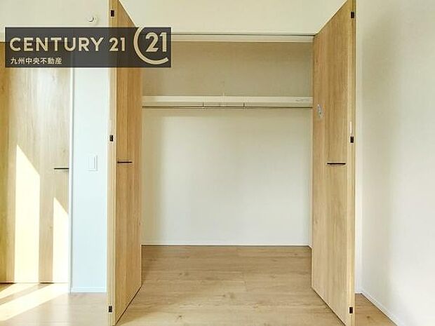 【クローゼット】お部屋ごとに設けた収納は住みやすさへのこだわりです。