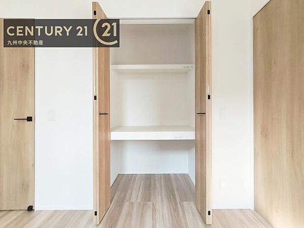 【クローゼット】お部屋ごとに設けた収納は住みやすさへのこだわりです。