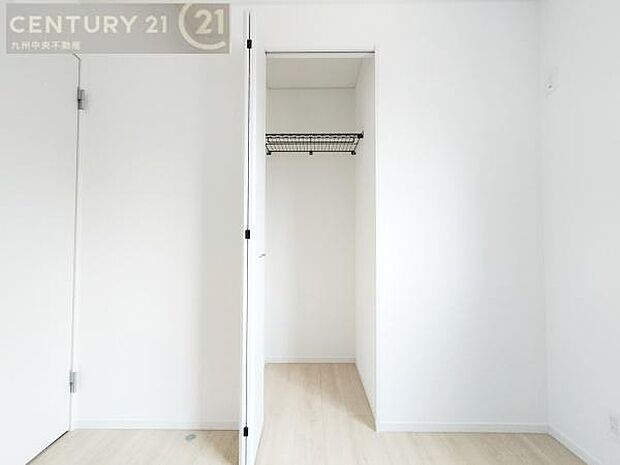 【クローゼット】お部屋ごとに設けた収納は住みやすさへのこだわりです。